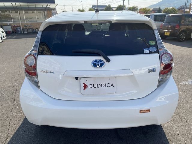 Toyota AQUA 2012-09 18064-6