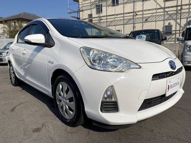 Toyota AQUA 2012-09 18064-1