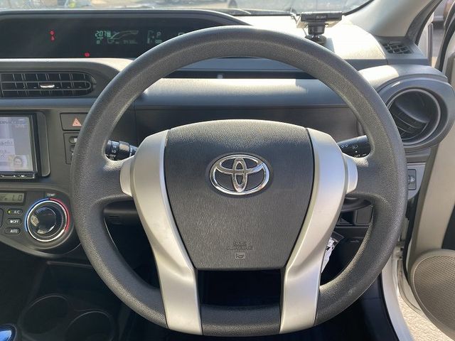 Toyota AQUA 2012-09 18064-19