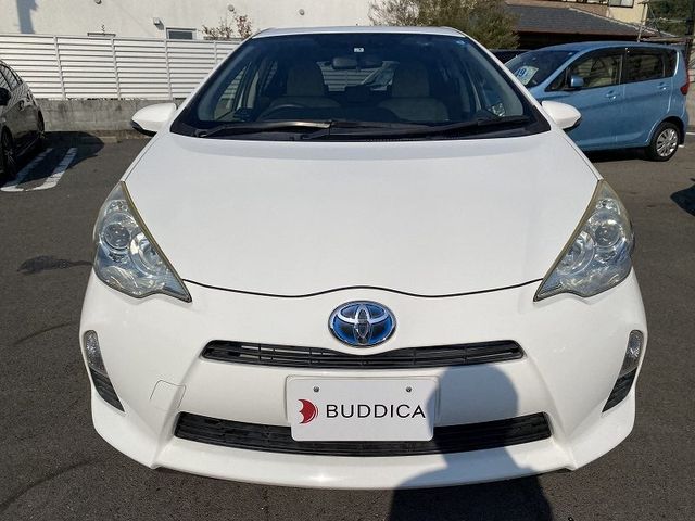 Toyota AQUA 2012-09 18064-2
