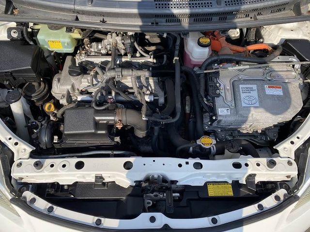 Toyota AQUA 2012-09 18064-28