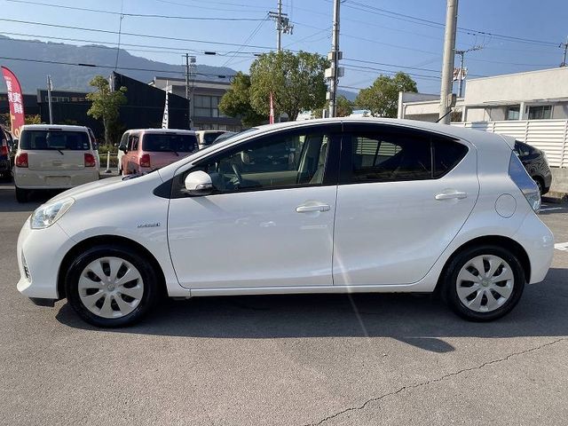 Toyota AQUA 2012-09 18064-4