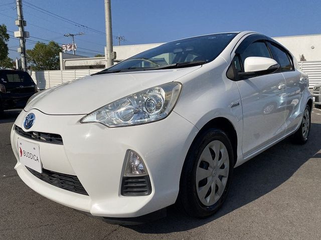 Toyota AQUA 2012-09 18064-3