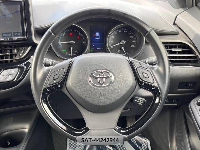 Toyota C-HR 2017-03 250547-13