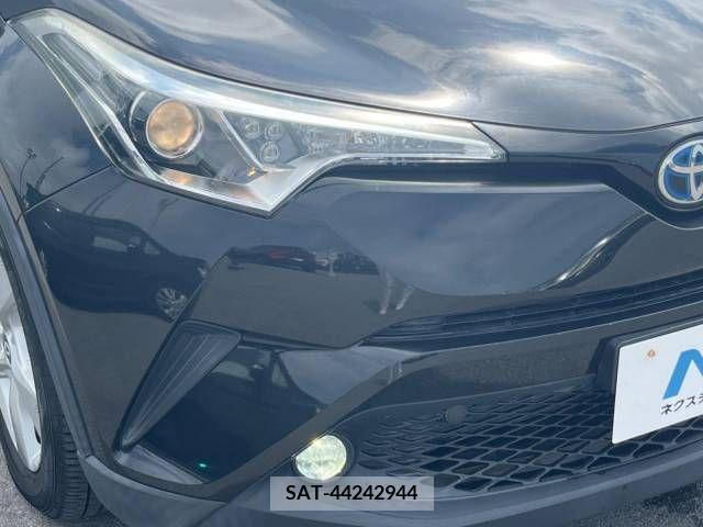 Toyota C-HR 2017-03 250547-14