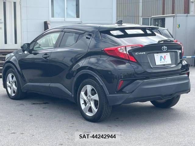 Toyota C-HR 2017-03 250547-19