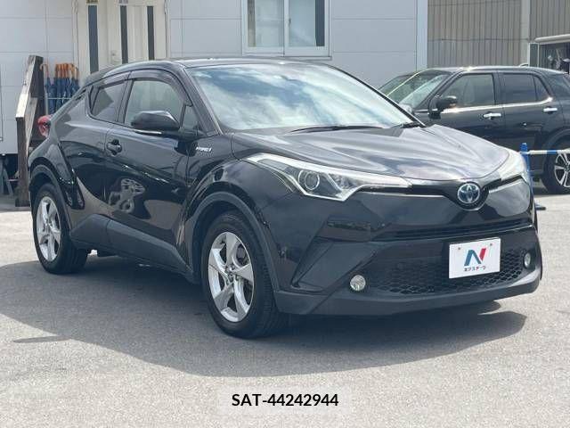 Toyota C-HR 2017-03 250547-18