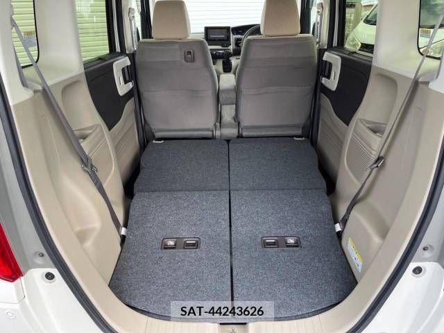 Honda N BOX 2018-04 386624-11