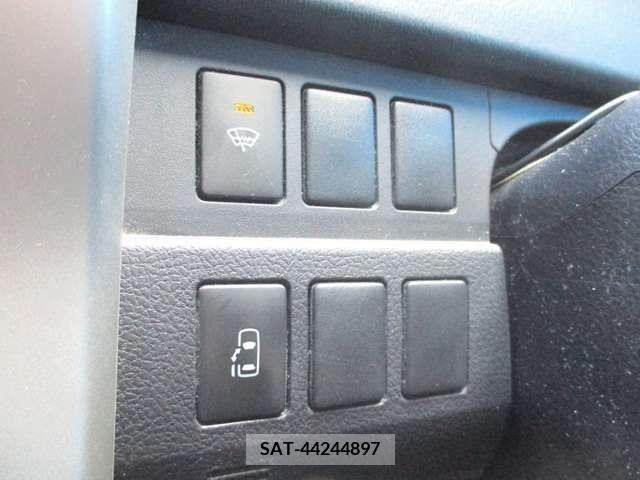 Toyota NOAH 2011-10 321312-2