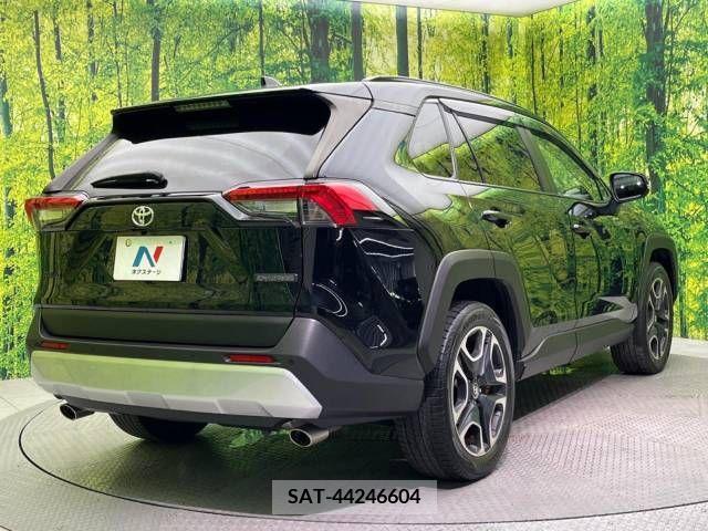 Toyota RAV4 2019-07 332446-17