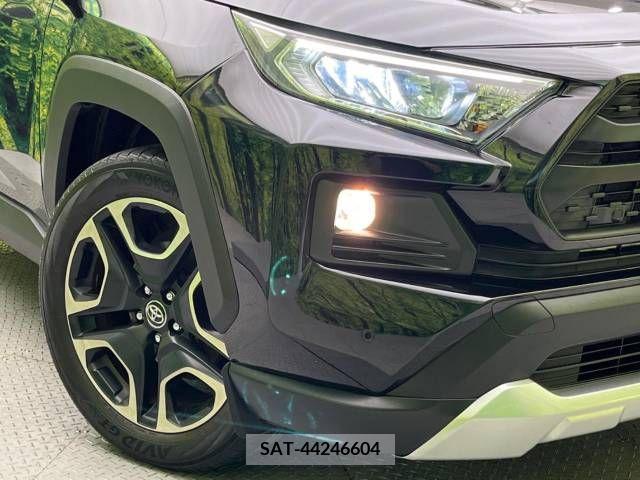 Toyota RAV4 2019-07 332446-12