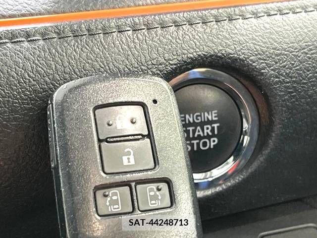 Toyota SIENTA 2017-06 243819-7