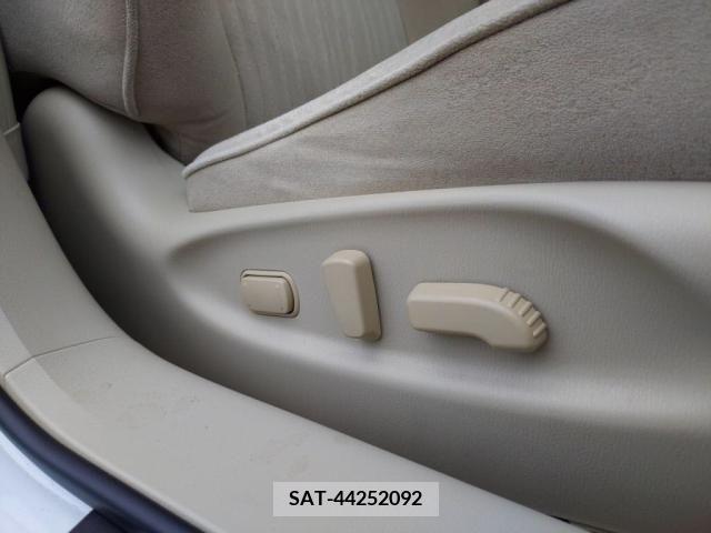Nissan FUGA 2015-03 396689-21