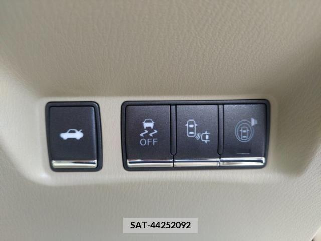 Nissan FUGA 2015-03 396689-13