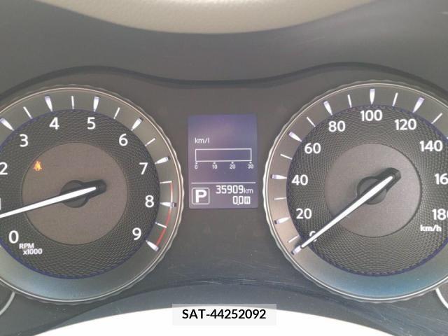 Nissan FUGA 2015-03 396689-28