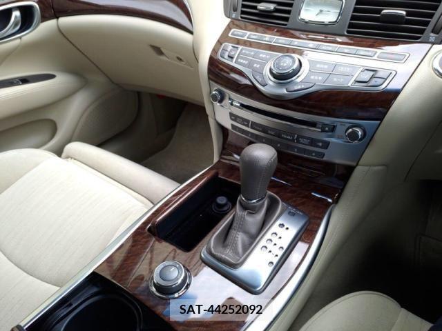 Nissan FUGA 2015-03 396689-19