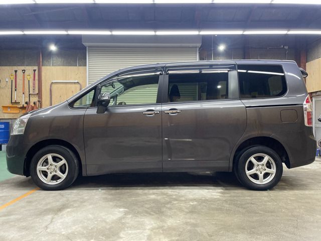Toyota NOAH 2009-07 21587-3