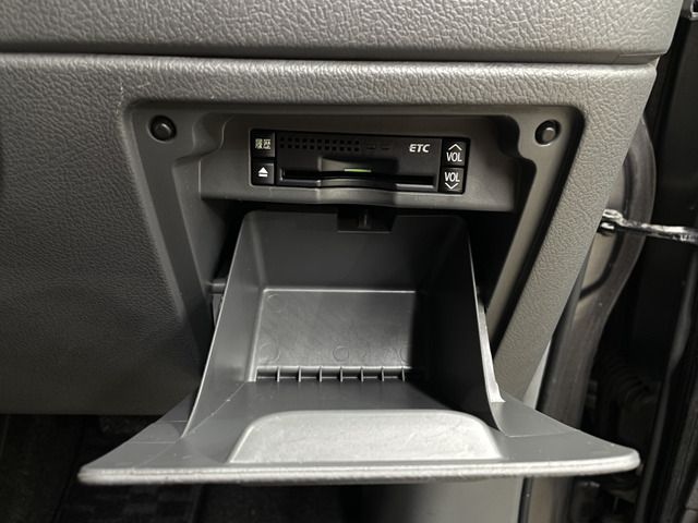 Toyota NOAH 2009-07 21587-17