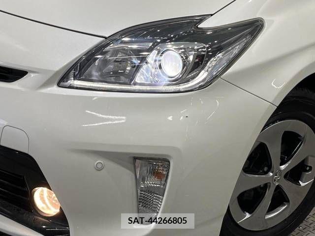 Toyota PRIUS 2013-04 349693-12