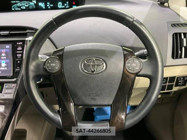 Toyota PRIUS 2013-04 349693-11