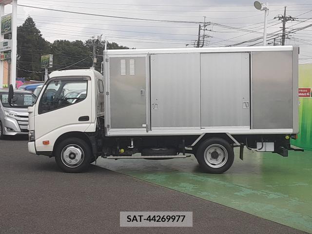 Hino DUTRO 2021-07 251133-1