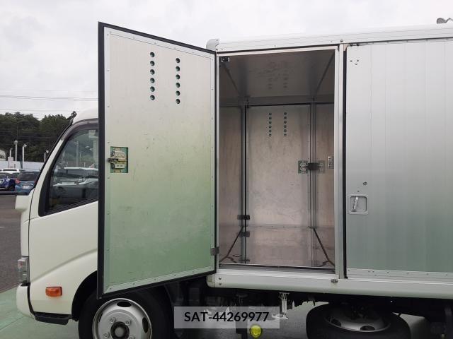 Hino DUTRO 2021-07 251133-7