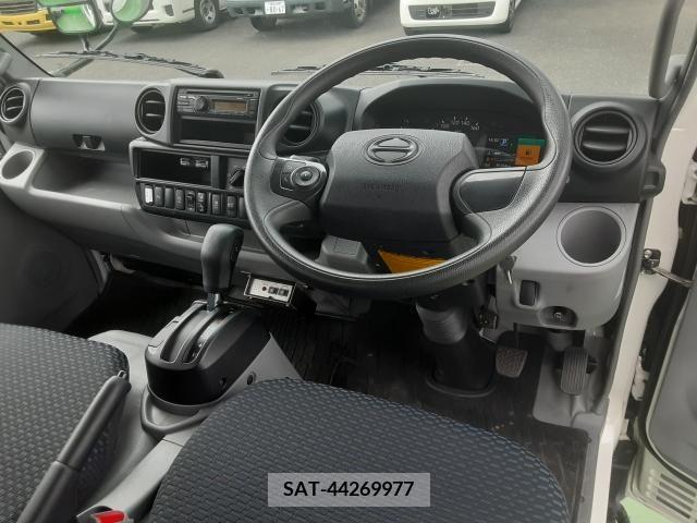 Hino DUTRO 2021-07 251133-4
