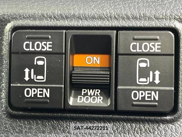 Toyota SIENTA 2017-05 223111-3