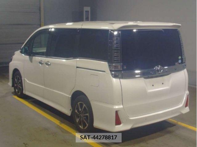 Toyota VOXY 2019-09 343753-2
