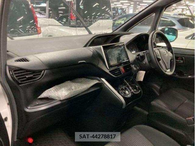 Toyota VOXY 2019-09 343753-5