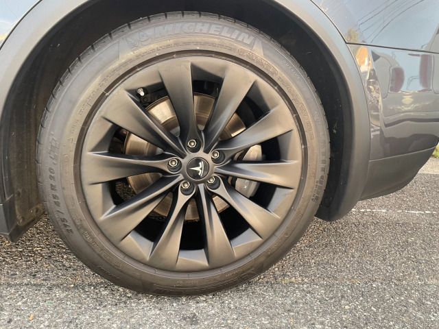 Tesla MODEL X 2017-09 5121-11