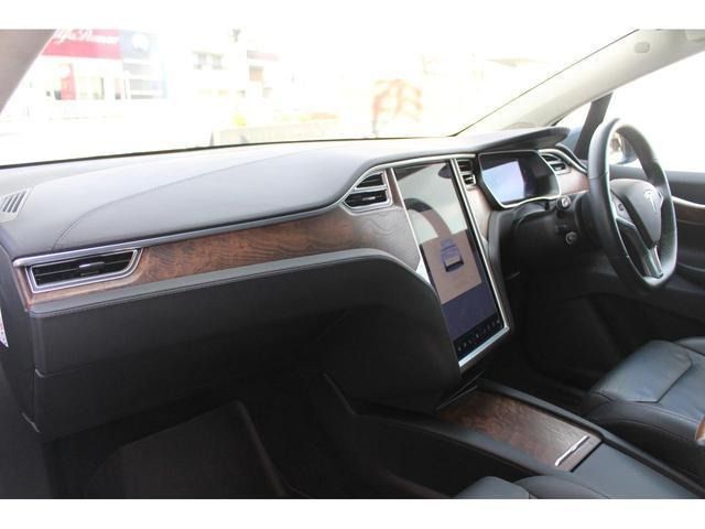 Tesla MODEL X 2017-09 5121-3