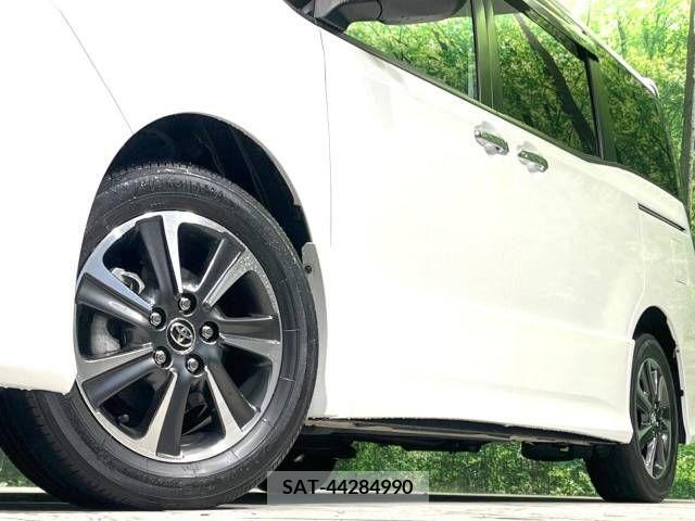 Toyota VOXY 2017-12 224293-13