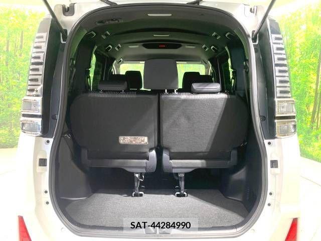 Toyota VOXY 2017-12 224293-11