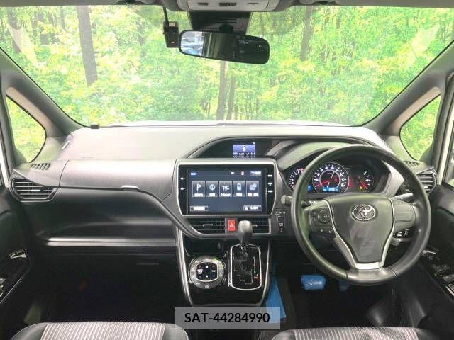 Toyota VOXY 2017-12 224293-1