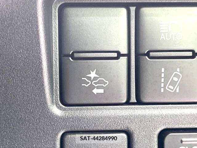 Toyota VOXY 2017-12 224293-5
