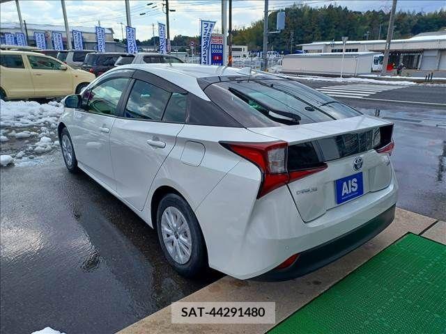 Toyota PRIUS 2021-01 209428-2