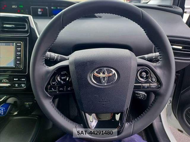 Toyota PRIUS 2021-01 209428-17