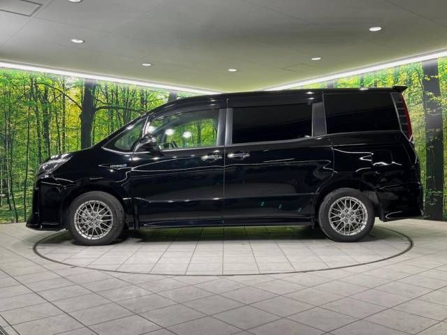 Toyota NOAH HYBRID 2019-05 27213-16