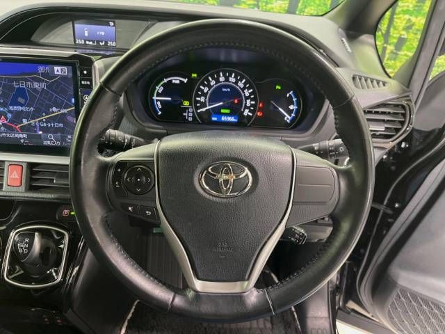 Toyota NOAH HYBRID 2019-05 27213-11