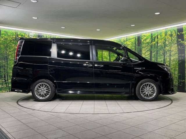 Toyota NOAH HYBRID 2019-05 27213-17