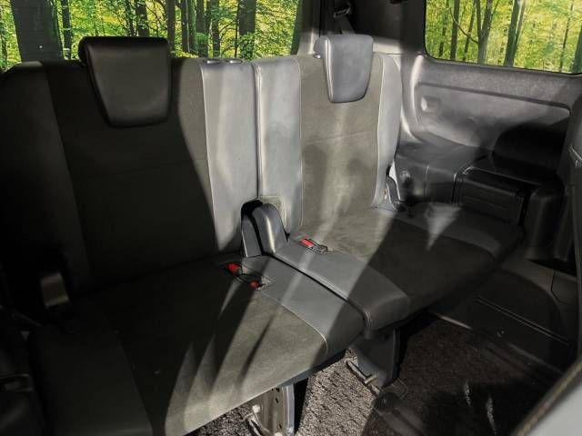 Toyota NOAH HYBRID 2019-05 27213-9
