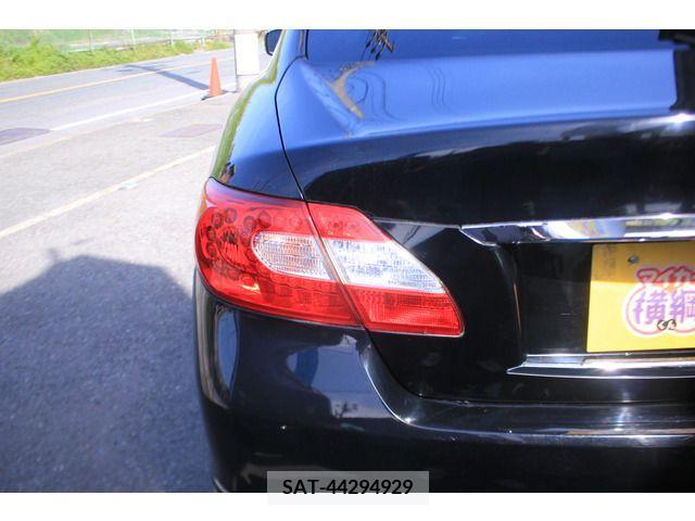 Nissan FUGA 2011-08 232590-18