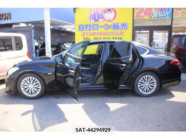 Nissan FUGA 2011-08 232590-17