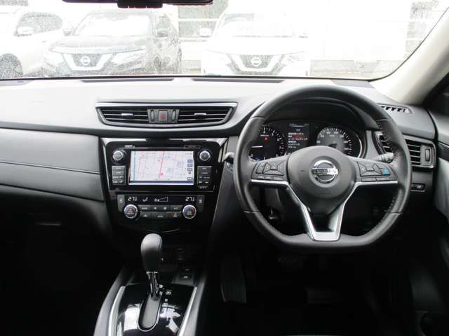 Nissan X-TRAIL 2017-06 3815-2