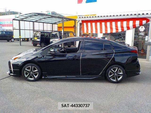 Toyota PRIUS 2021-04 224320-8