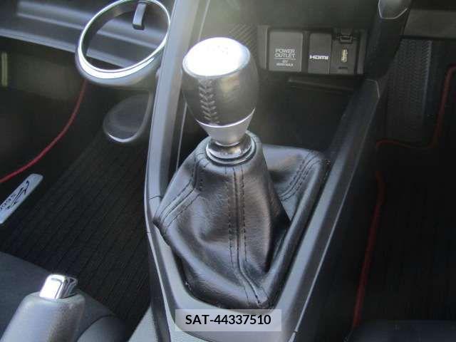 Honda S660 2016-11 223725-16
