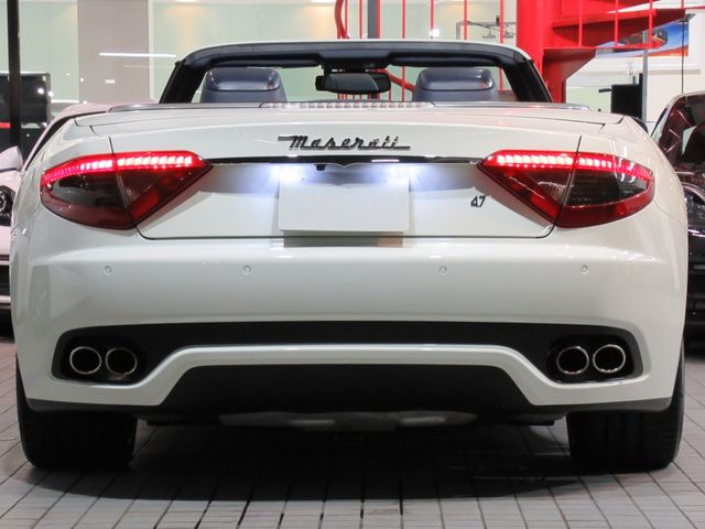 Maserati GranCabrio 2012-01 188471-25