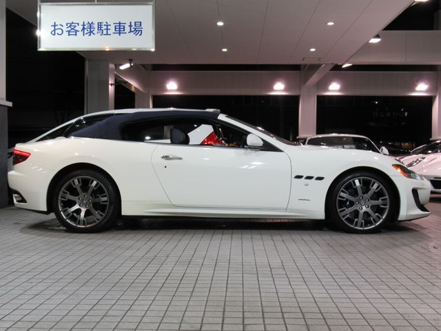 Maserati GranCabrio 2012-01 188471-23