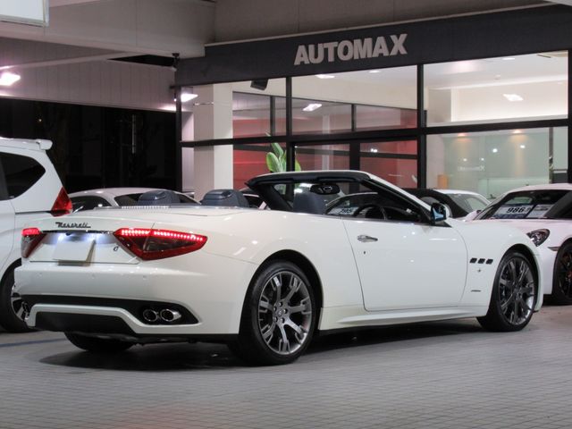 Maserati GranCabrio 2012-01 188471-2